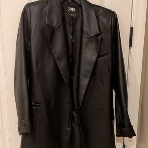 Zara Men's Sleek Black Trench Coat